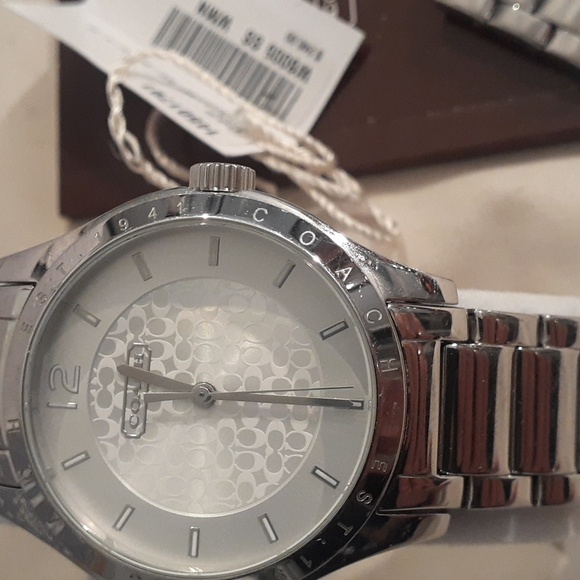 COACH WATCH LIKE NEW - Picture 2 of 7
